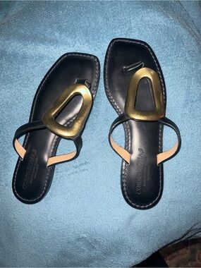 Vero Cuoio Black Leather Slide Sandals with Gold Accent